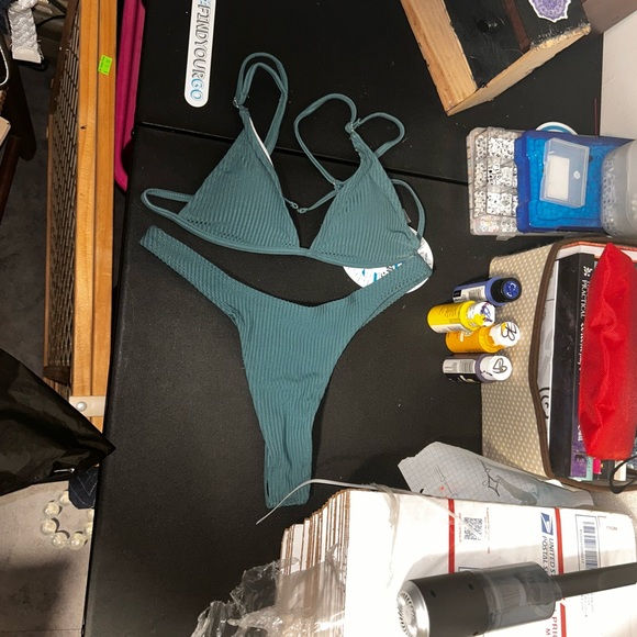 Bathing suits - Picture 4 of 4